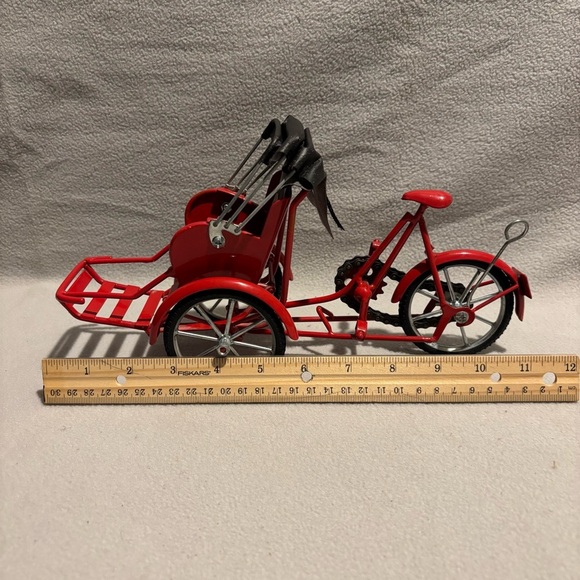Miniature die-cast Red 3-Wheeled cycle Rickshaw Carriage Vietnam Antique Coin - Picture 3 of 7